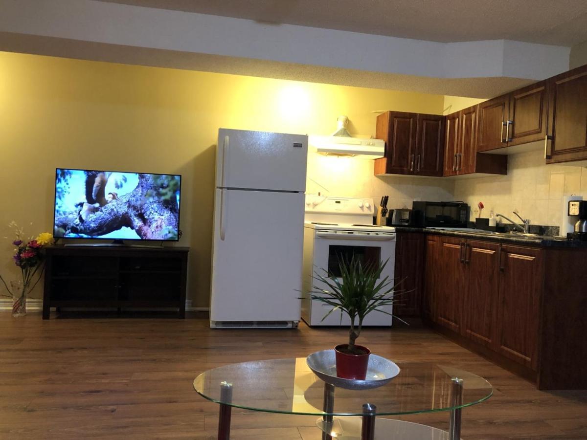 Spacious 2 Bedroom Guest Suite Toronto Exteriör bild